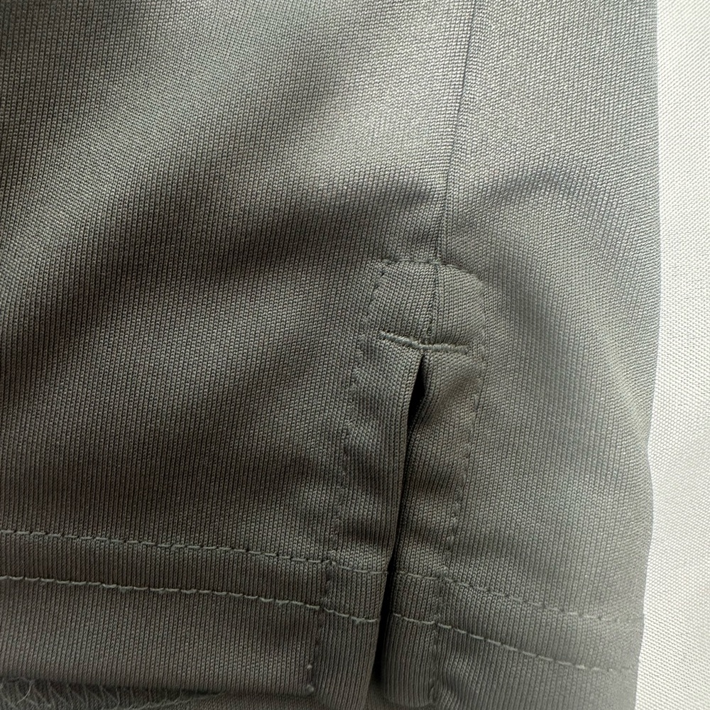 Oakley Men's Polo Shirt in Gray with Yellow Logo - Picture 7 of 11